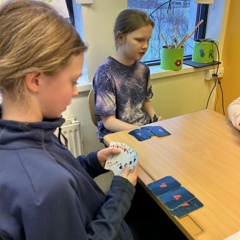 413339657_402303432378814_1565341597174320359_n