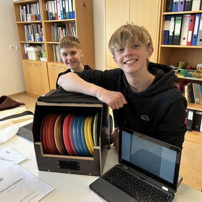 Glói gerði hyrslu fyrir folfdiska