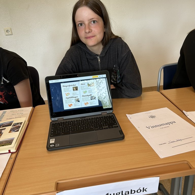 Thea hannaði rafræna fuglabók.