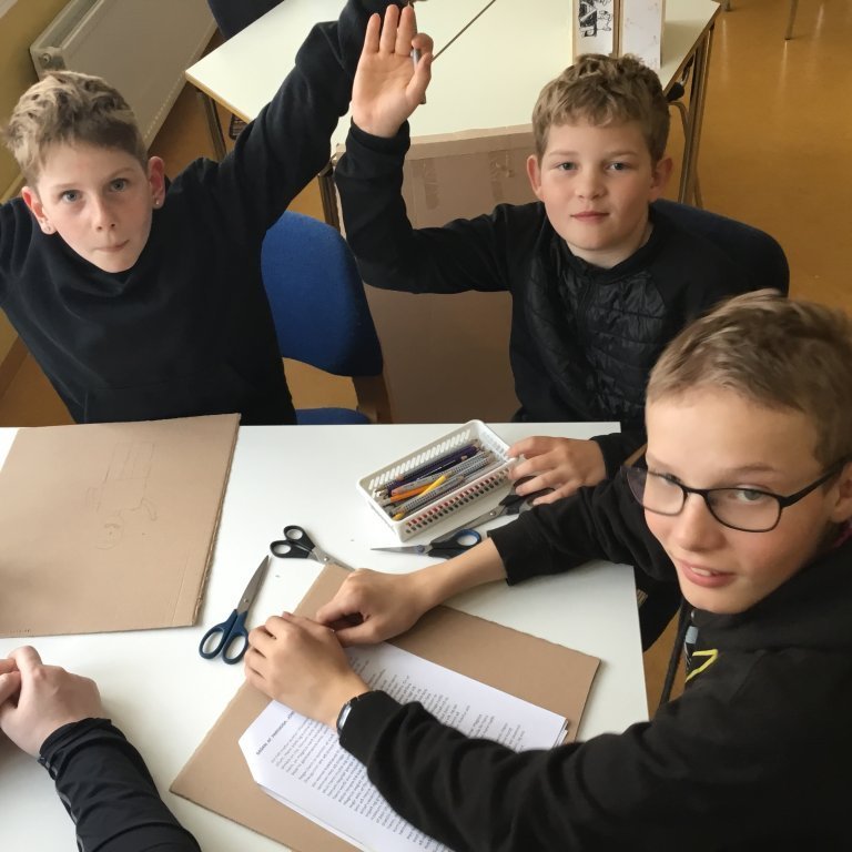 20251028_125727258_ios