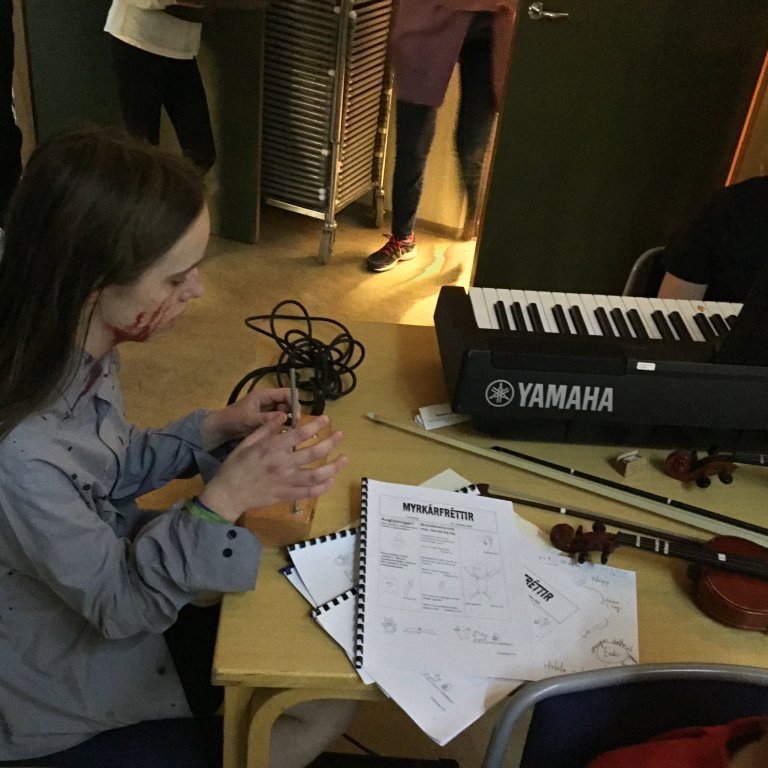 20251031_125237060_ios