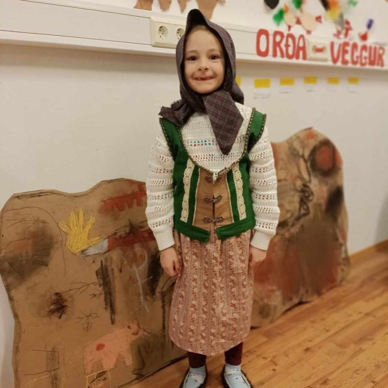 420068528_1220946515335012_7342903956342985036_n