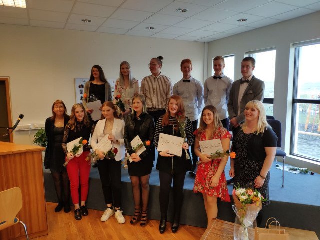 ÚTSKRIFT NEMA ÚR 10. BEKK