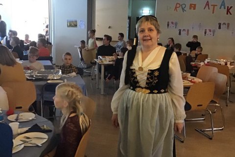 Halla á þjóðlegum nótum